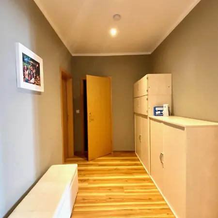 3 Fur 6-8 Personen Zentrum * Lipcse